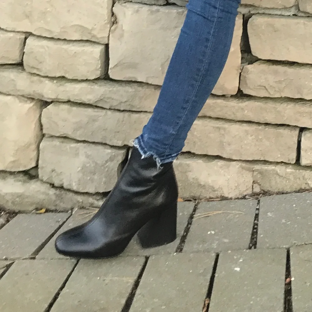 L’INTERVALLE LEATHER BOOTS - Picture 2 of 5